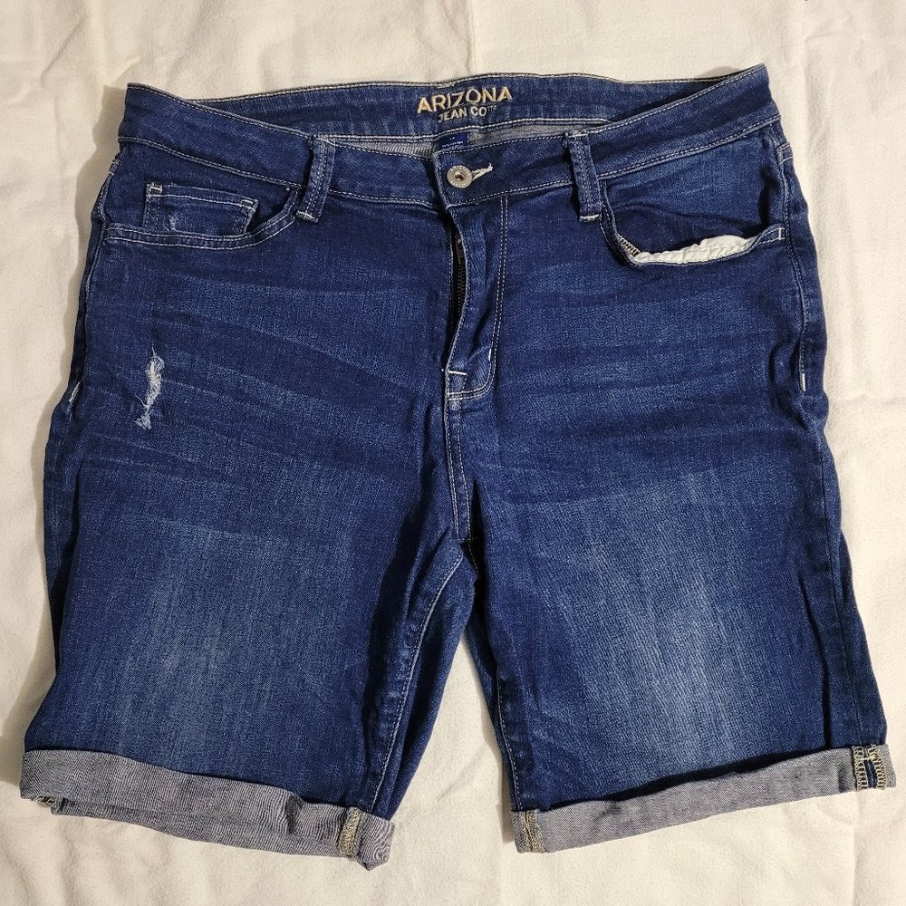 Size 13 Arizona Jean bermuda shorts